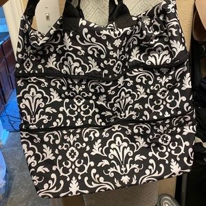 Thirty-one expand a tote